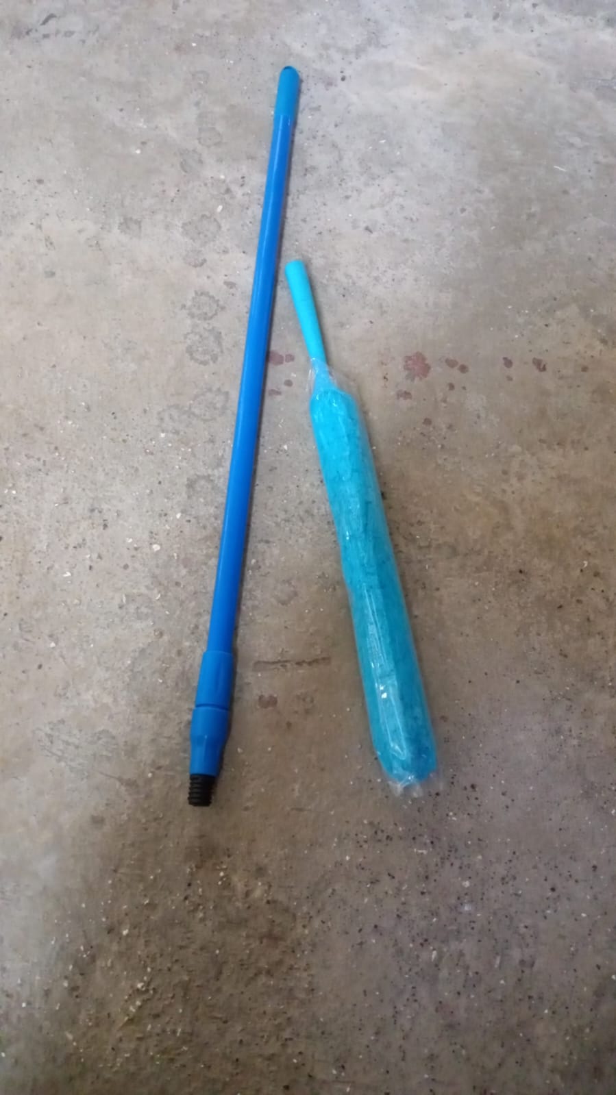 Adjustable Long Handle Microfiber Dust Brush – Foldable Ceiling & Appliance Cleaner Adjustable Long Handle Microfiber Dust Brush – Foldable Ceiling & Appliance Cleaner